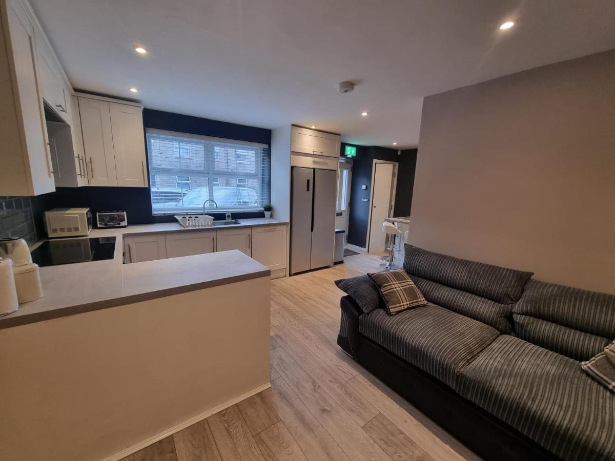 6 Dbl Bed, Central Huddersfield House Inc Parking Zewnętrze zdjęcie