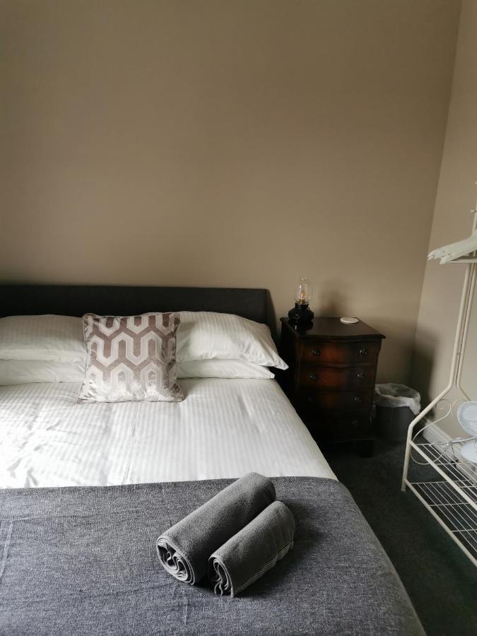 6 Dbl Bed, Central Huddersfield House Inc Parking Zewnętrze zdjęcie